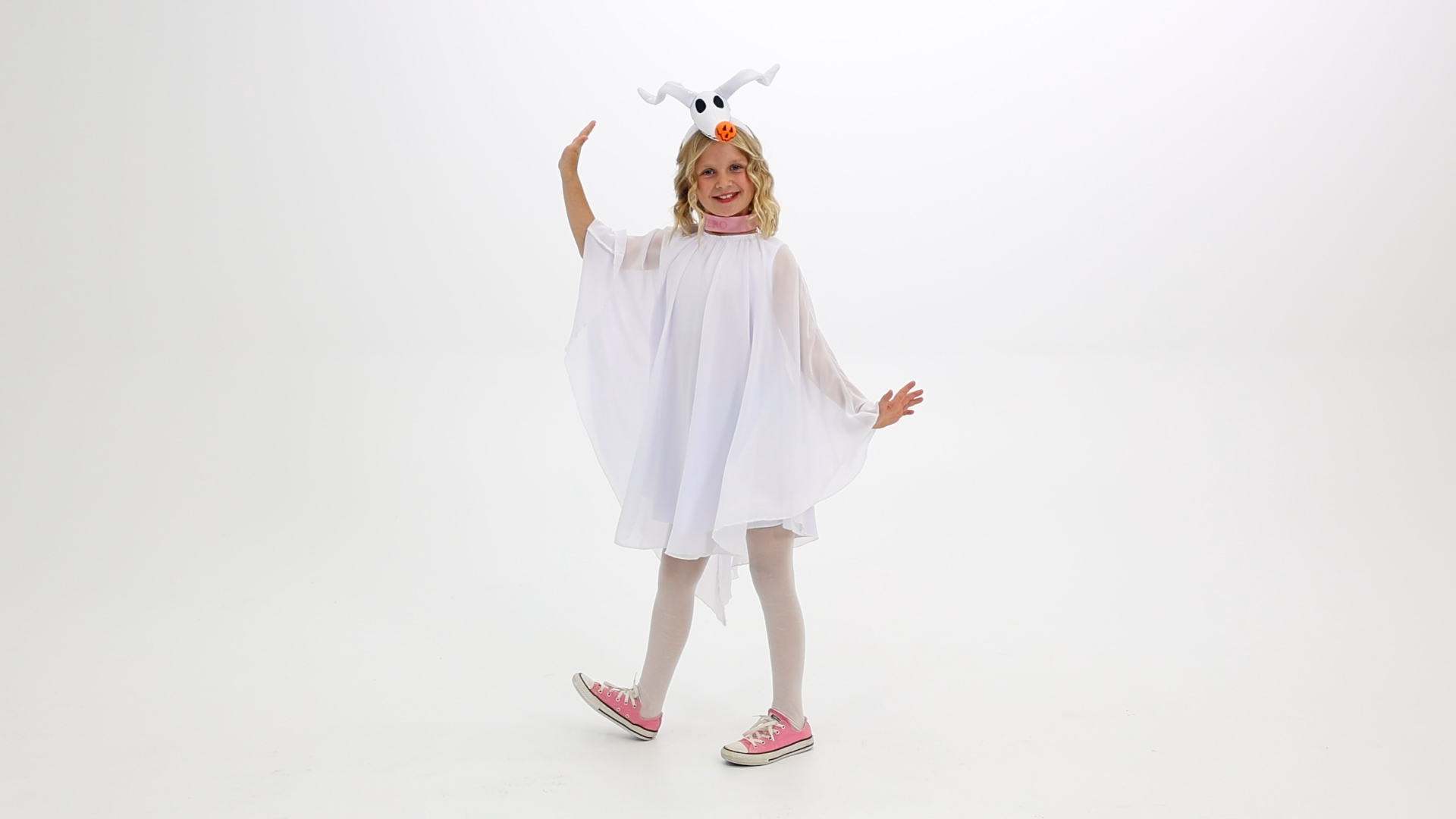 Let your little one light up Halloween with this exclusive Kid's Nightmare Before Christmas Zero Costume Dress! Perfect for trick-or-treating or costume parties, your child will be the cutest ghostly companion in town.